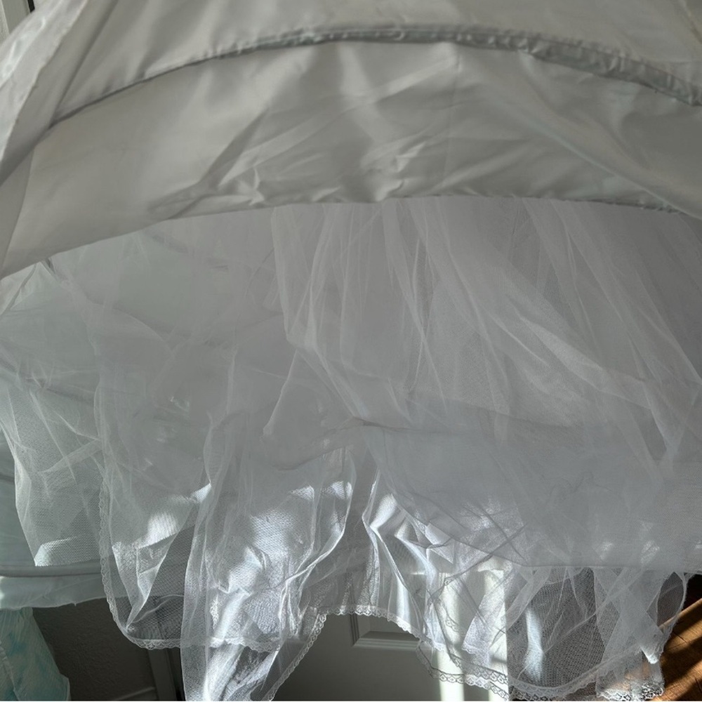 White Petticoat - Picture 2 of 2